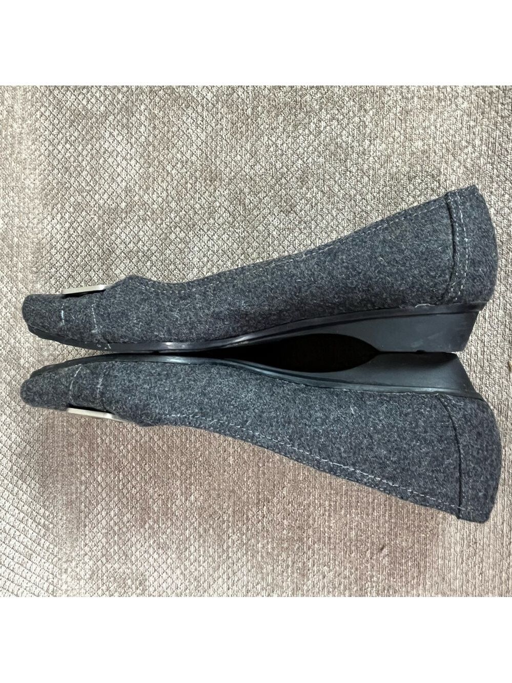 Liz Claiborne Gray Buckle Ballerina Flats size 10 EUC - Picture 7 of 16
